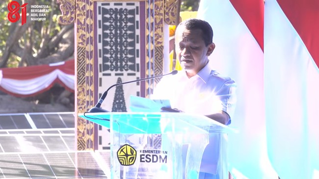 Bahlil to Send 48 Generator Sets to NTT for Health Centres