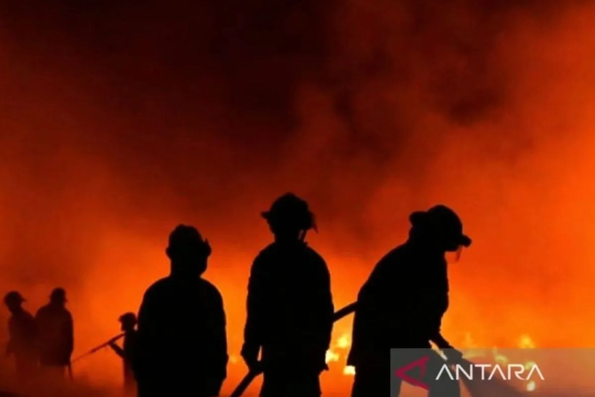 Fire in Kebon Melati residential area still spreading, 22 units deployed