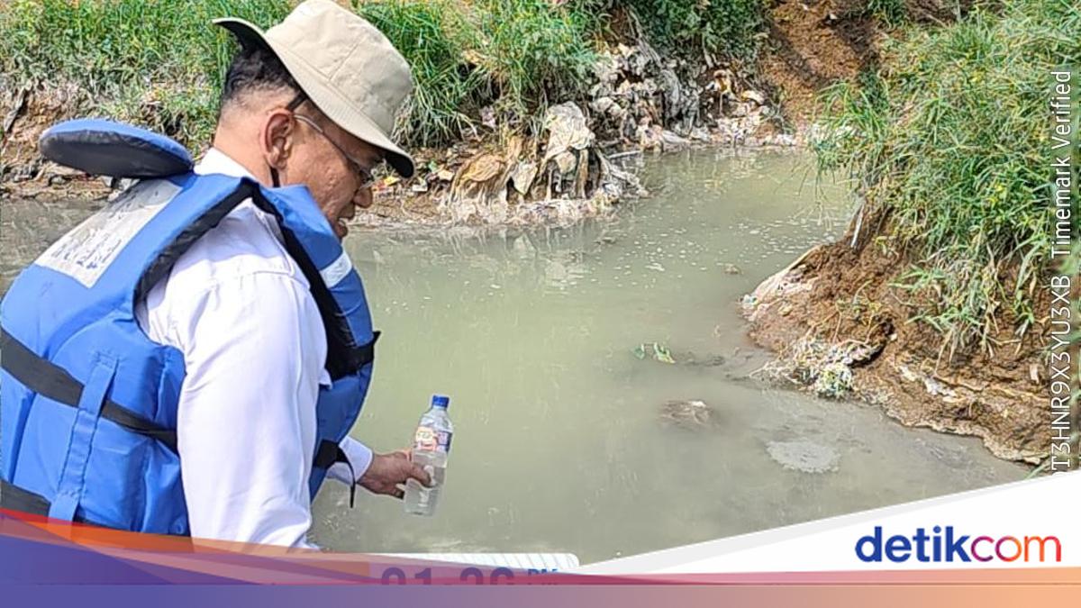 Banten DLHK Investigates Suspected Cisadane River Pollution, Takes Samples from 3 Industries