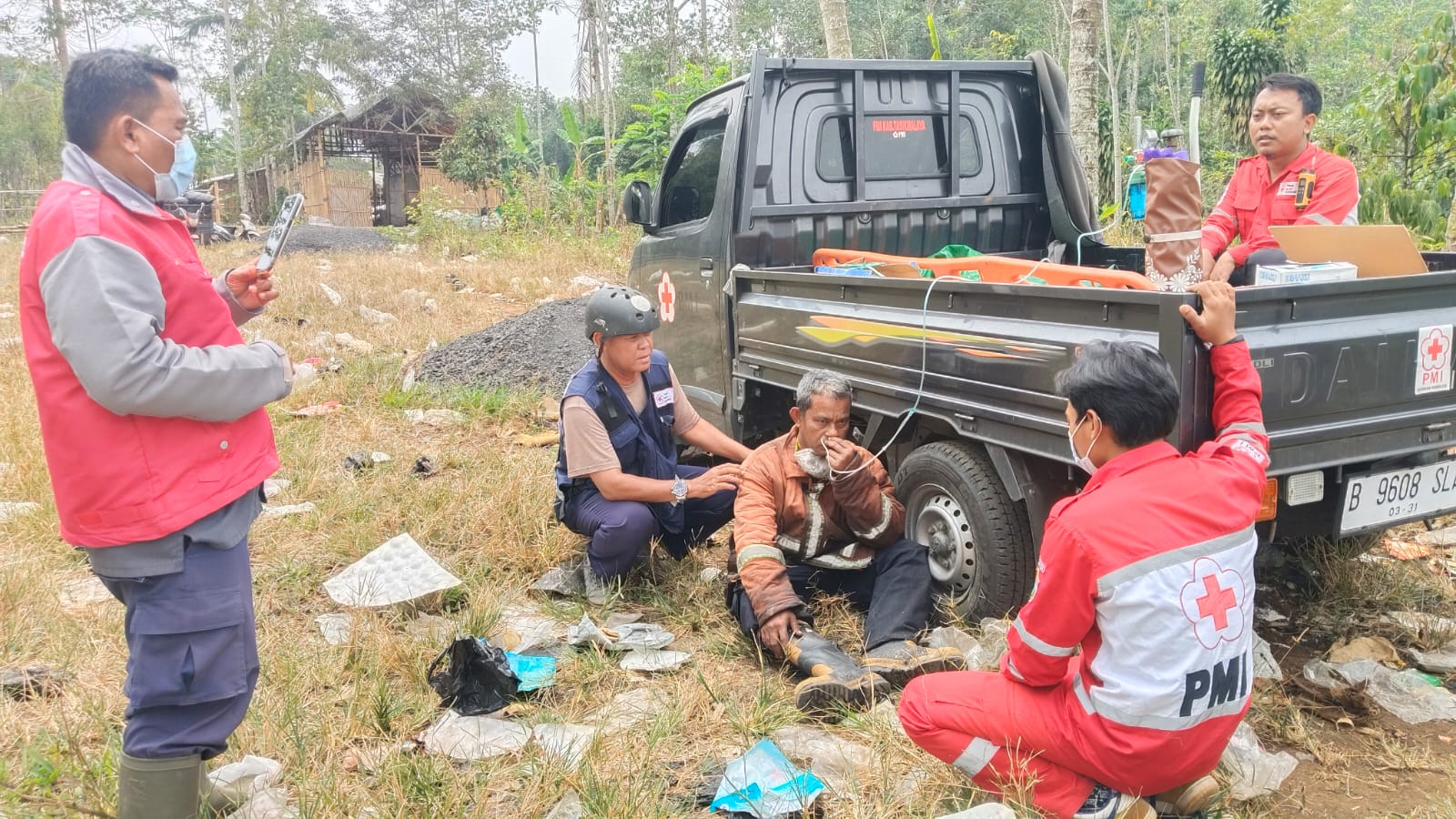 Tasikmalaya Nangkaleah Landfill Fire: 2 Firefighters Suffer Breathing Difficulties