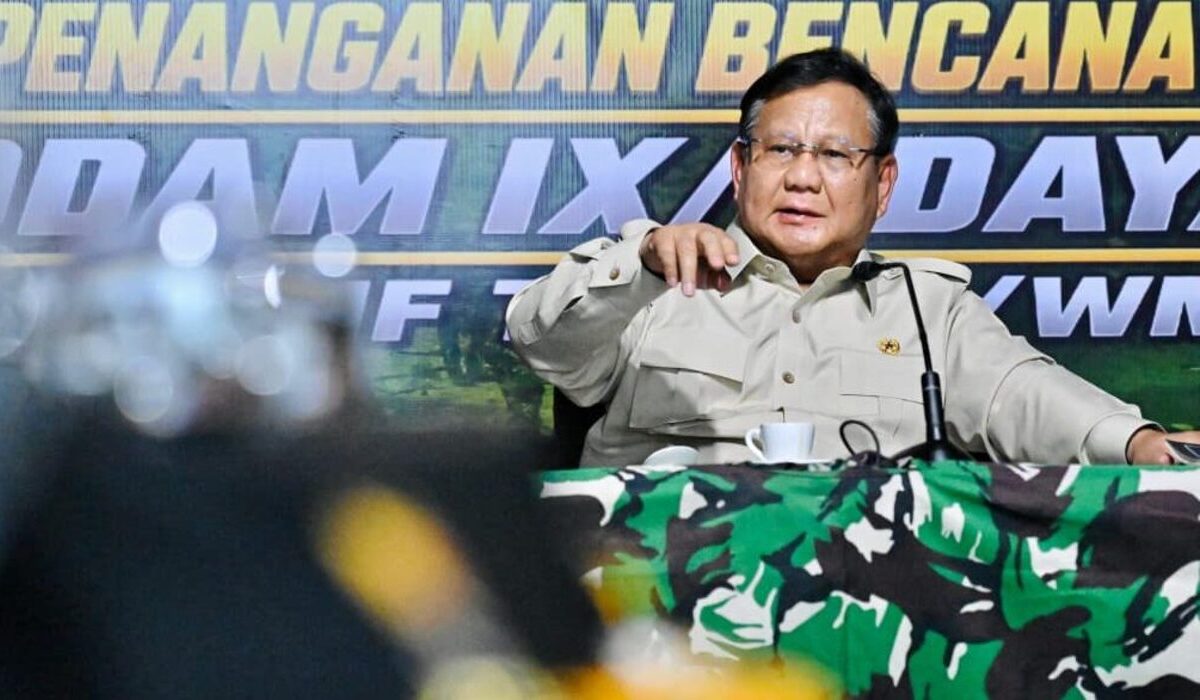 Prabowo Orders Officials to Focus on Serving NTT Disaster Victims, Avoid Ceremonial Visits