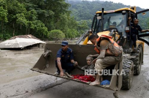 Flash Floods Strike Nepal-Tibet Border, 95 Reported Dead, Hundreds Missing