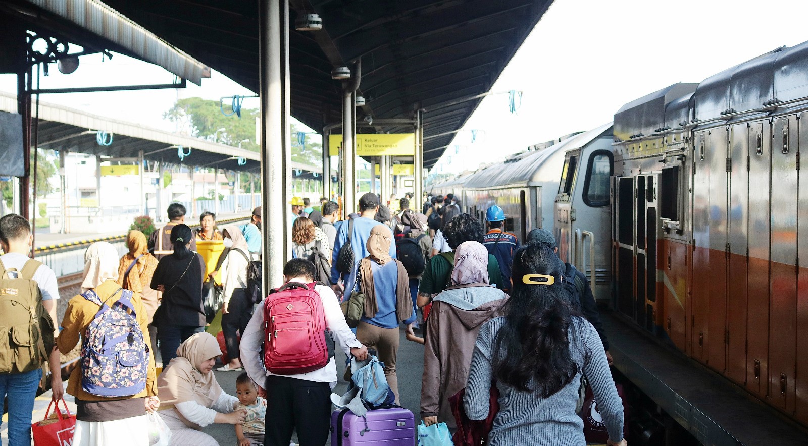 KAI Daop 3 Records 63,475 Passengers During Prophet Muhammad's Birthday Holiday