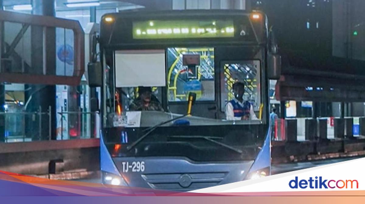 TransJakarta Suspends 13 Routes and Diverts 8 Services Tonight