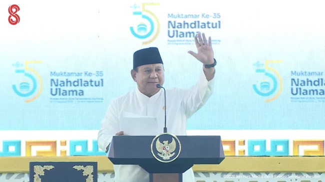 Prabowo Jokingly Asks Gus Yahya for NU Membership Card