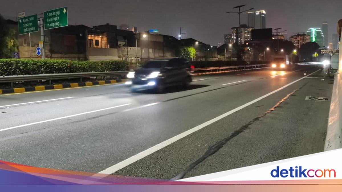 Jakarta Inner-City Toll Road Reopened