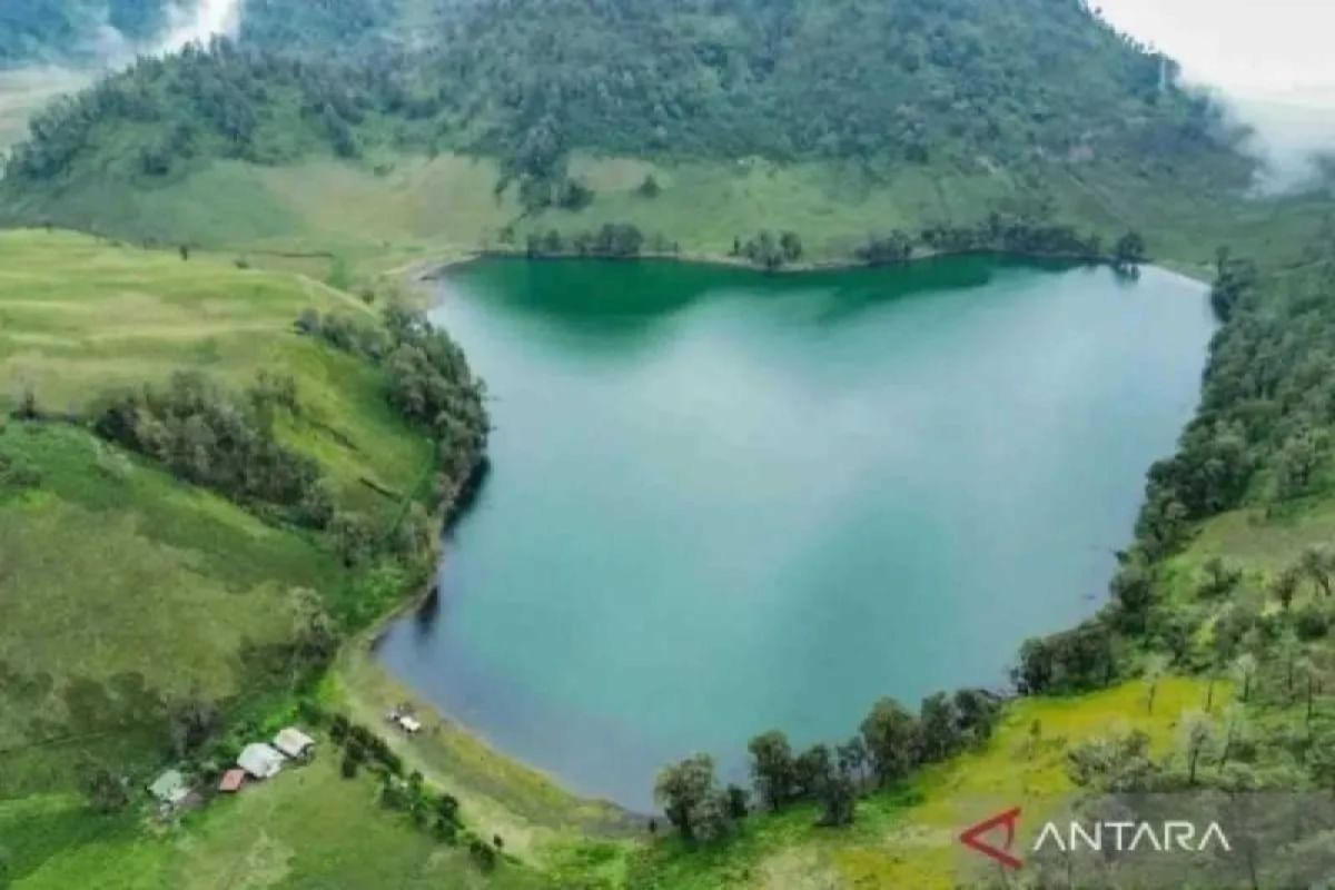 TNBTS confirms evacuated Semeru climbers have arrived in Ranupani