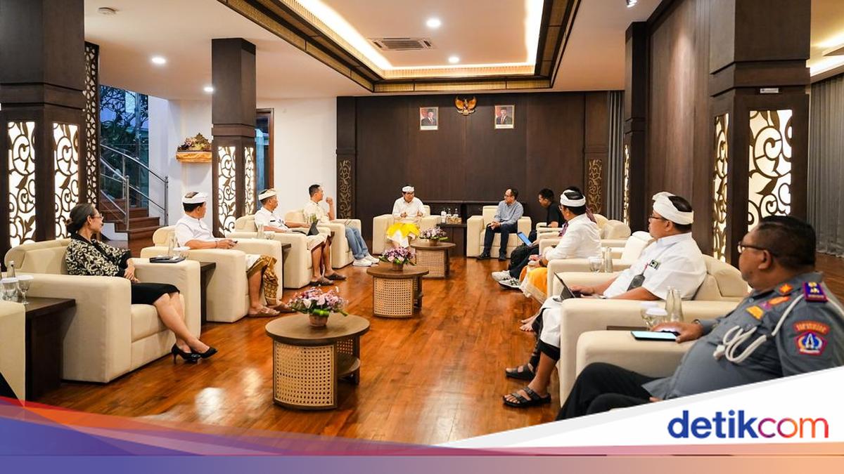 Adi Arnawa Explores Second Phase Loan from PT SMI for Infrastructure Development