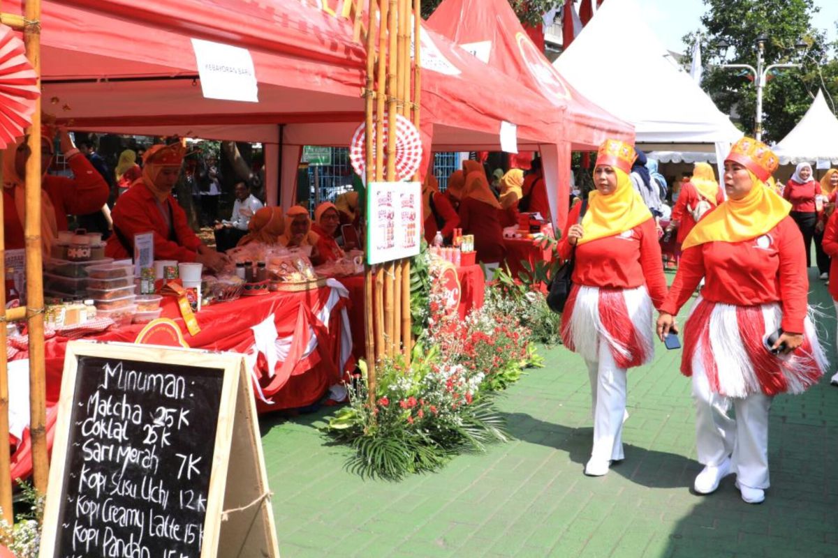 South Jakarta Dekranasda helps 40 MSMEs promote their products