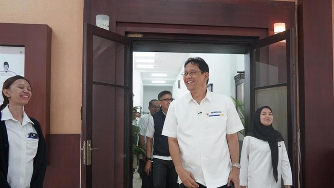Purbaya Prepares 'Anti-Counterfeit' Excise Stamps with Advanced System