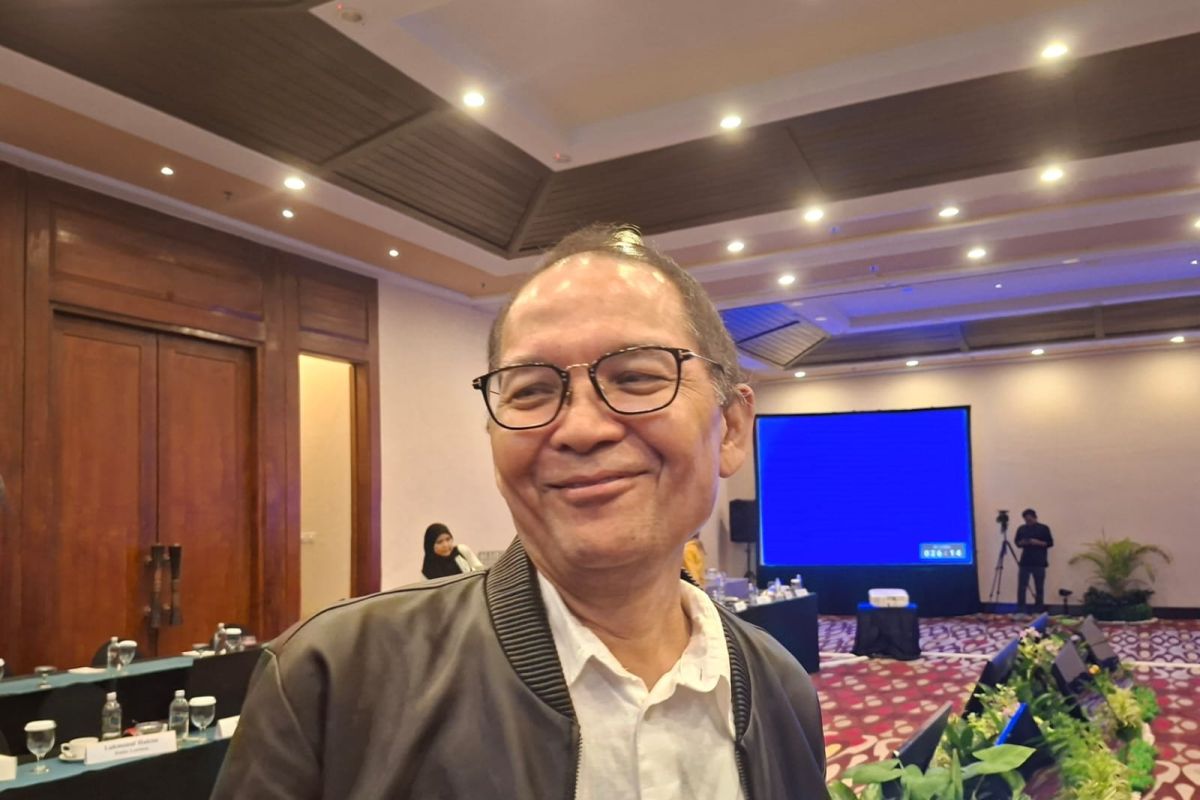 OJK urges pension funds to reach more informal workers in 2026