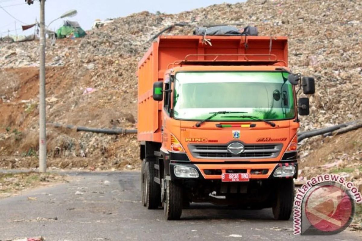 DKI Jakarta sanctions six waste transport service providers