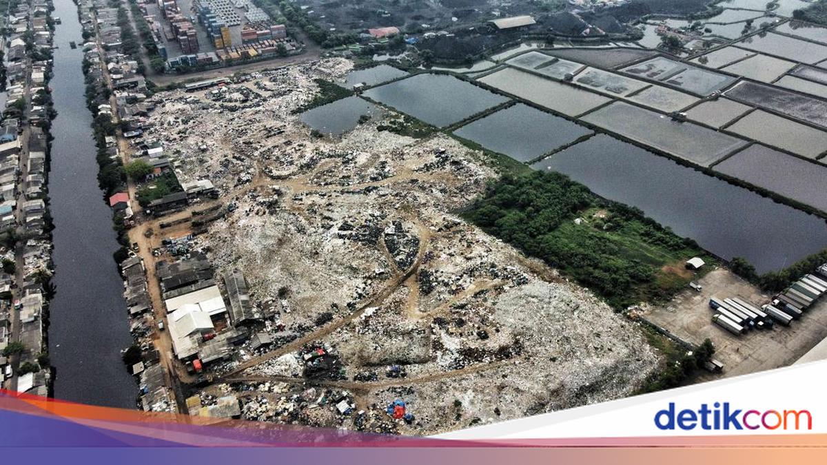 11 Companies Dumping Waste at Illegal Jakarta Disposal Sites Sanctioned, Licences at Risk of Revocation