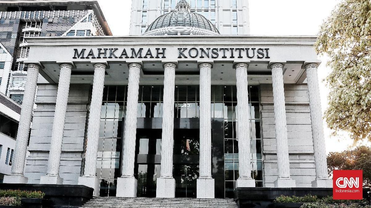 Constitutional Court Declares Articles on Insulting Government and DPR Unconstitutional