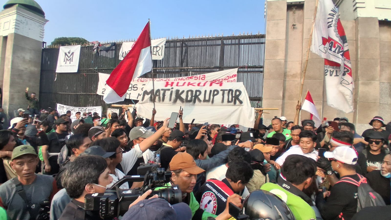 Legal Expert Says Orderly and Measured Security System Needed to Safeguard Protests