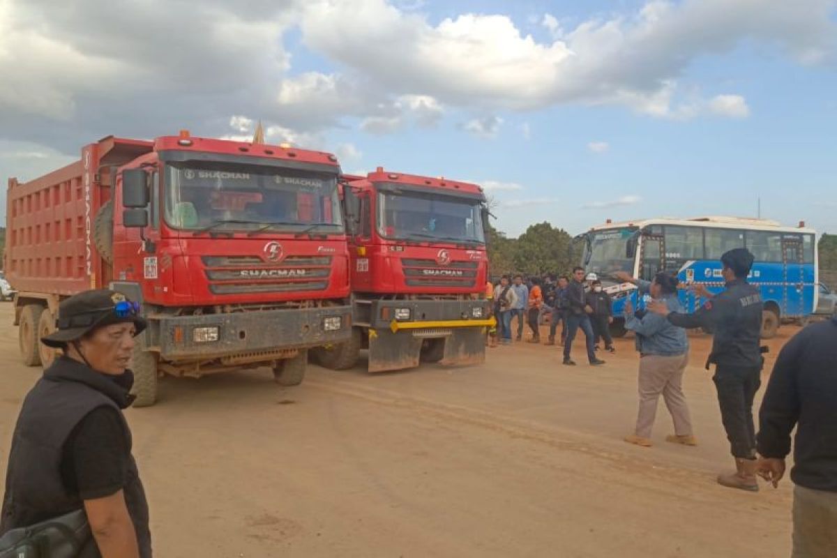 Adat leader: Blocking of Kolaka PSN road paralyses local economy