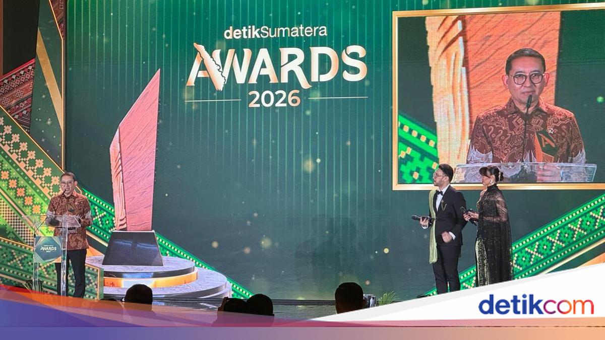 Culture Minister Fadli Zon Receives detikSumatera Award: For Cultural Champions in Sumatra