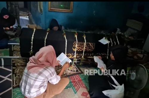 Intending to Help Protesters, Bambang Kurniawan Dies After Allegedly Being Beaten by Mob