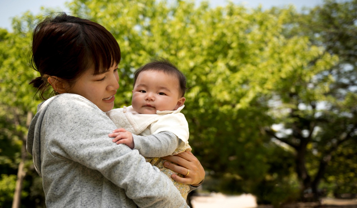 Japan's Birth Rate Rises for First Time in 11 Years
