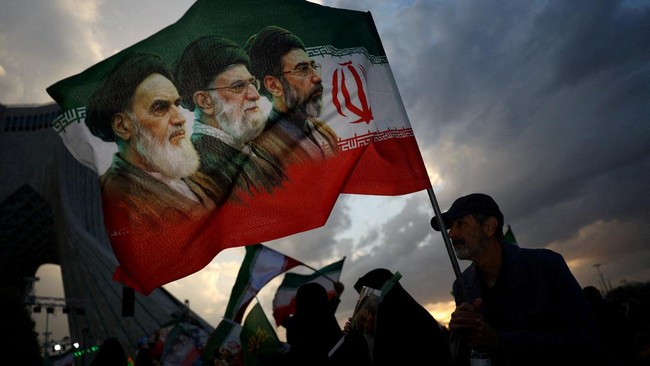 Trump Strangles Iran with "State Terrorism" – Mojtaba Khamenei Speaks Out