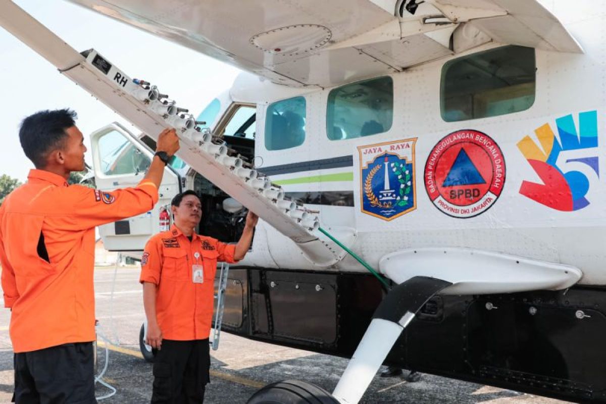 Jakarta yesterday: weather modification operation to Muara Angke fire aid