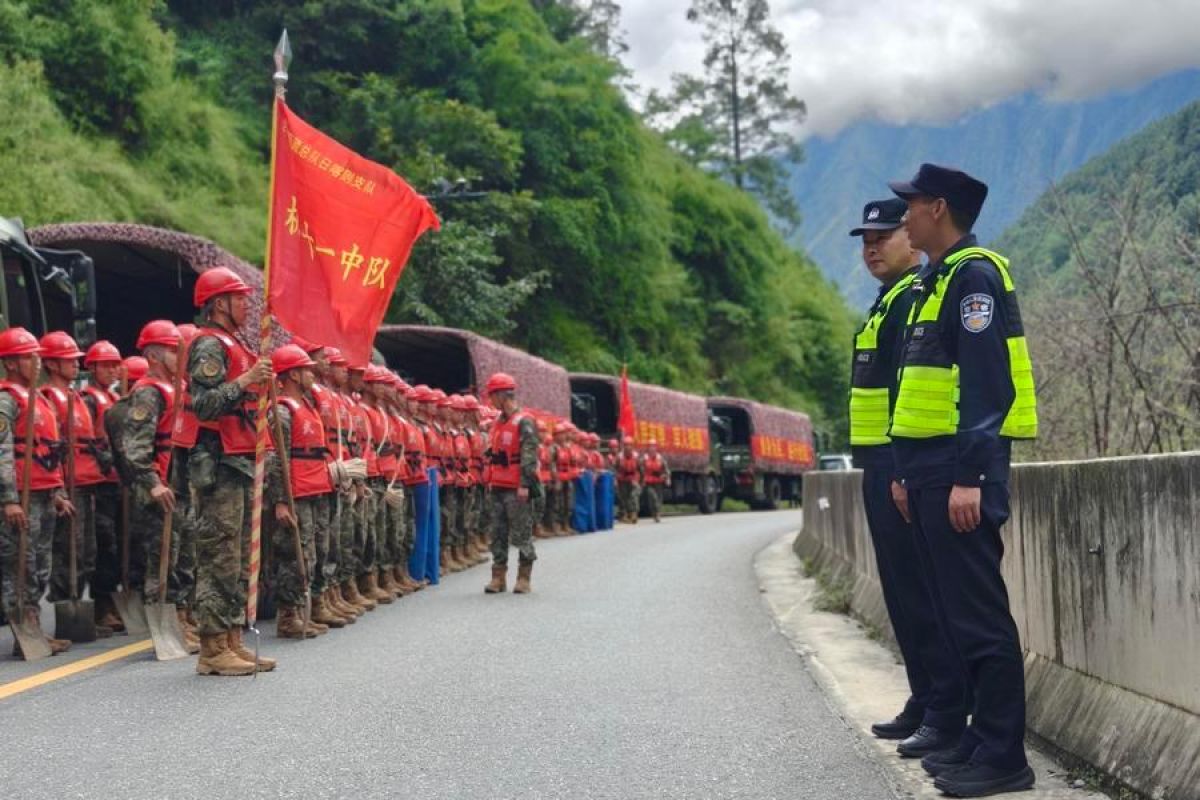 All residents and tourists affected by landslide in Xizang evacuated
