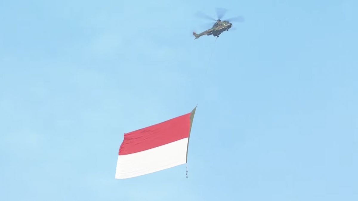 Drone Display, F-16 Jets, and Giant Flag Enliven Merdeka Run 2026