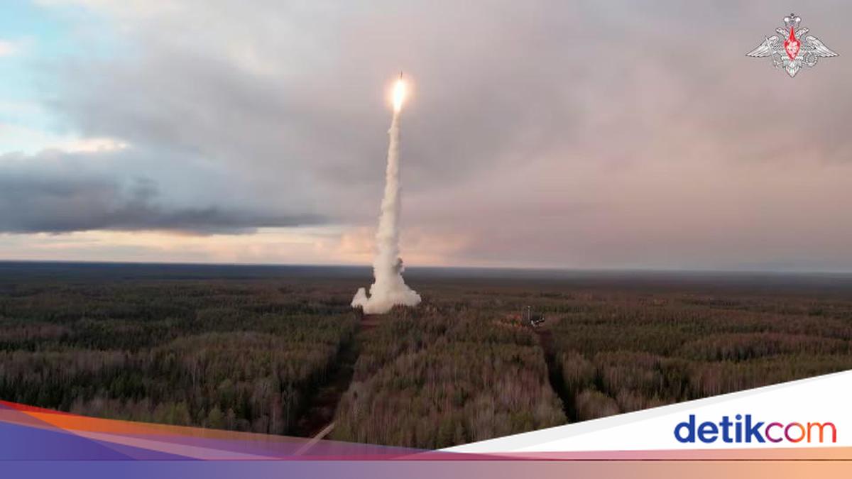 Russia Claims Successful Launch of Nuclear-Capable Intercontinental Ballistic Missile