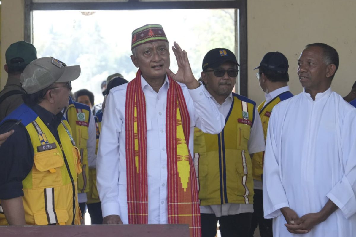 Public Works Minister to rebuild public service facilities in Flores, NTT