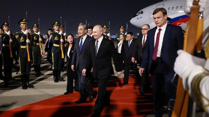 Russia Threatens Strikes on UK Targets over Ukraine Aid