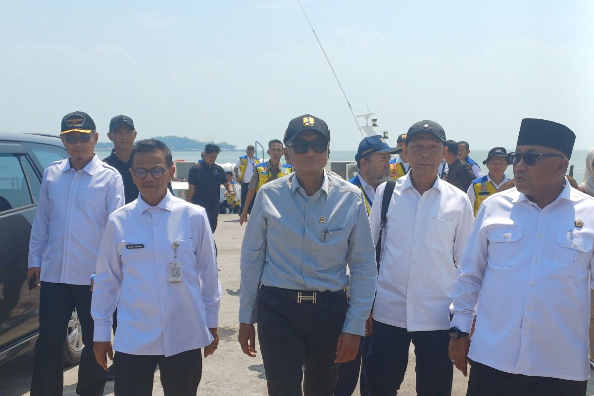 Public Works Minister gives special attention to Penyengat Island development in Riau Islands
