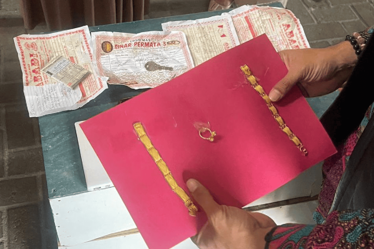 Former domestic worker arrested over theft of employer's gold worth Rp119 million