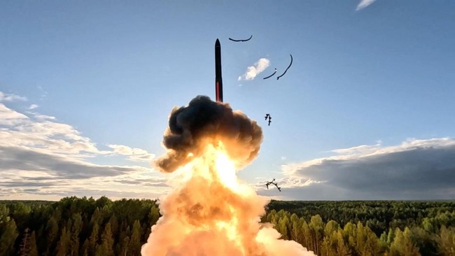 The Moments Putin Launched an Intercontinental Ballistic Missile