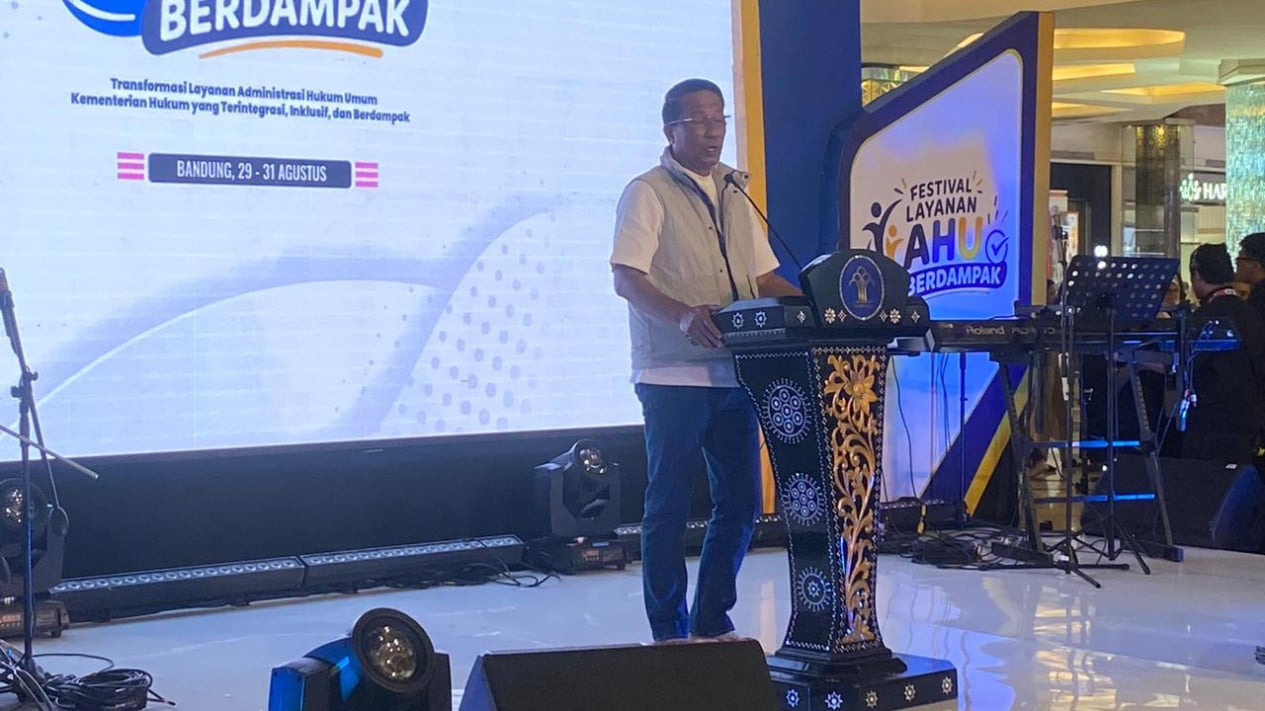 Law Minister Supratman: President Wants Bureaucracy to Bridge the Gap Between Servants and the Public