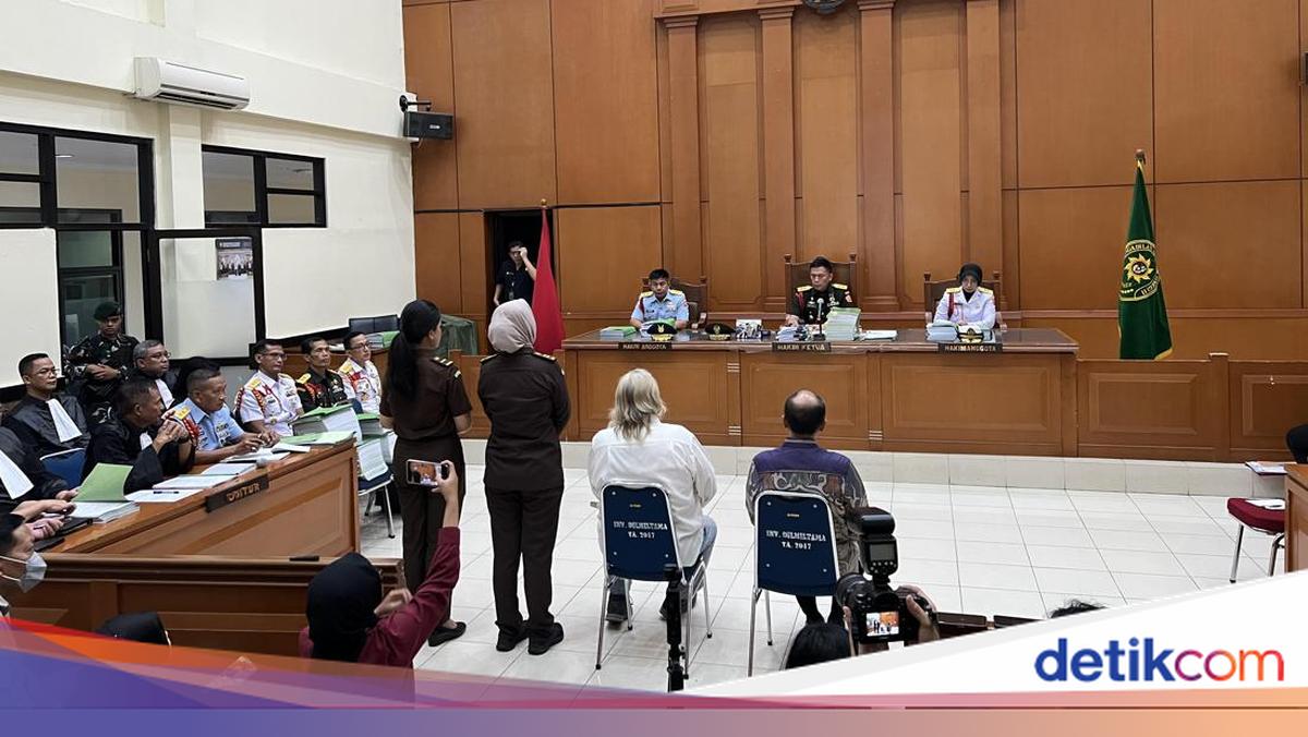 Defendants in Ministry of Defence Satellite Case Sentenced to 2.5 Years in Prison; Prosecutors Considering Appeal