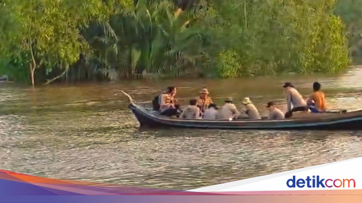 Police and Military Struggle to Extinguish Forest Fires in Inhil: Crossing Rivers and Walking 2km