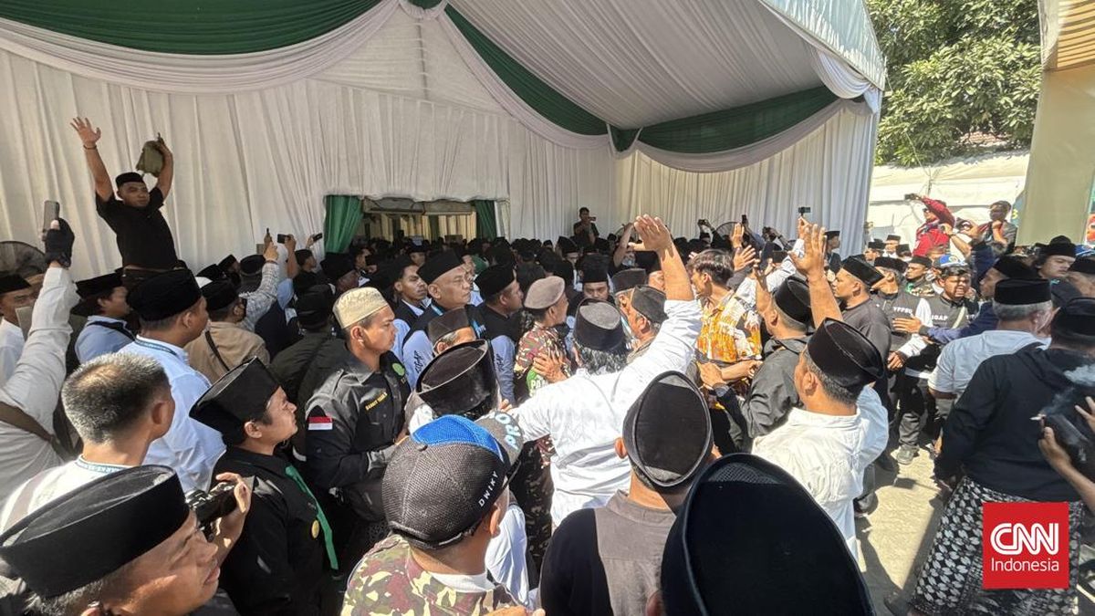 Protests Erupt as Dozens Force Entry into NU Congress Arena