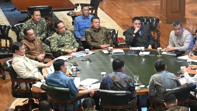 Prabowo Prepares Special Requirements to Recruit Dayak Tribe into TNI