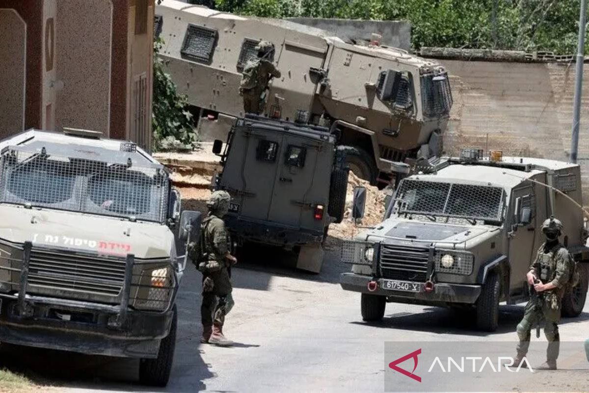 Israel closes access to Al-Mughayyir in West Bank for 20 hours