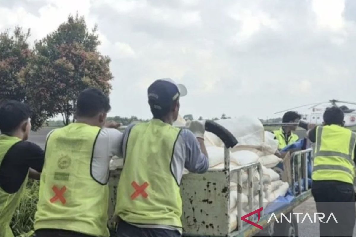 Weather Modification Operation Successfully Triggers Rain in Three Jambi Regions to Combat Forest Fires
