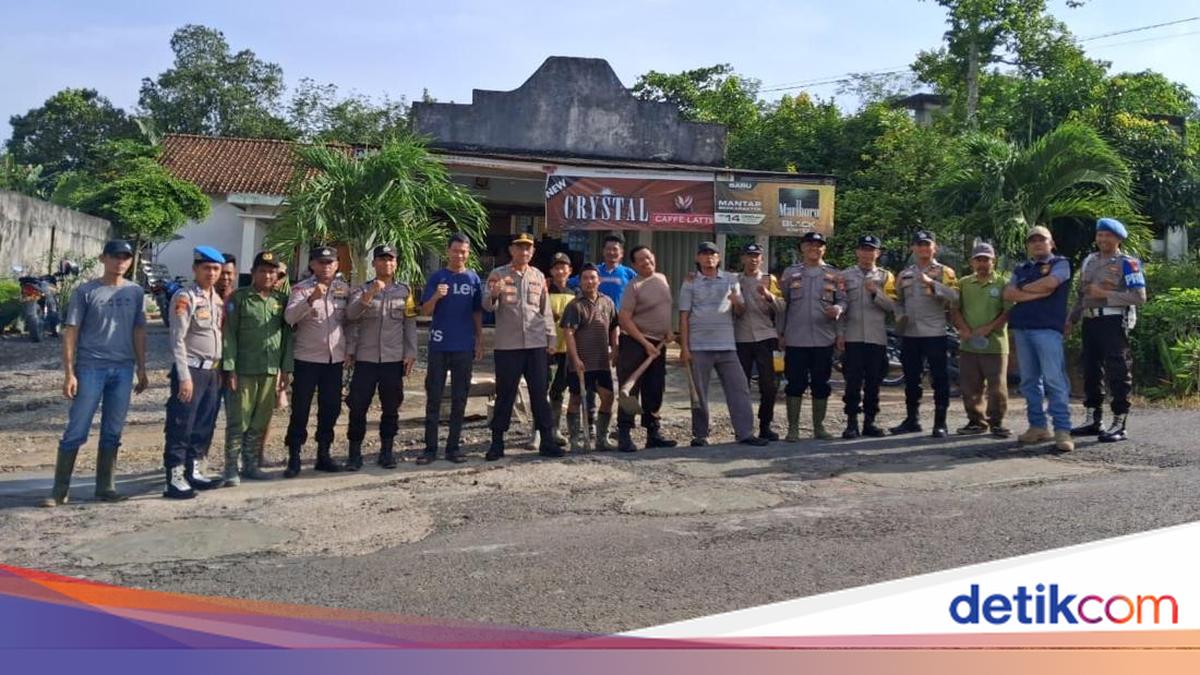 Belida Asri Movement: OKU Police Repair Potholes Alongside Residents