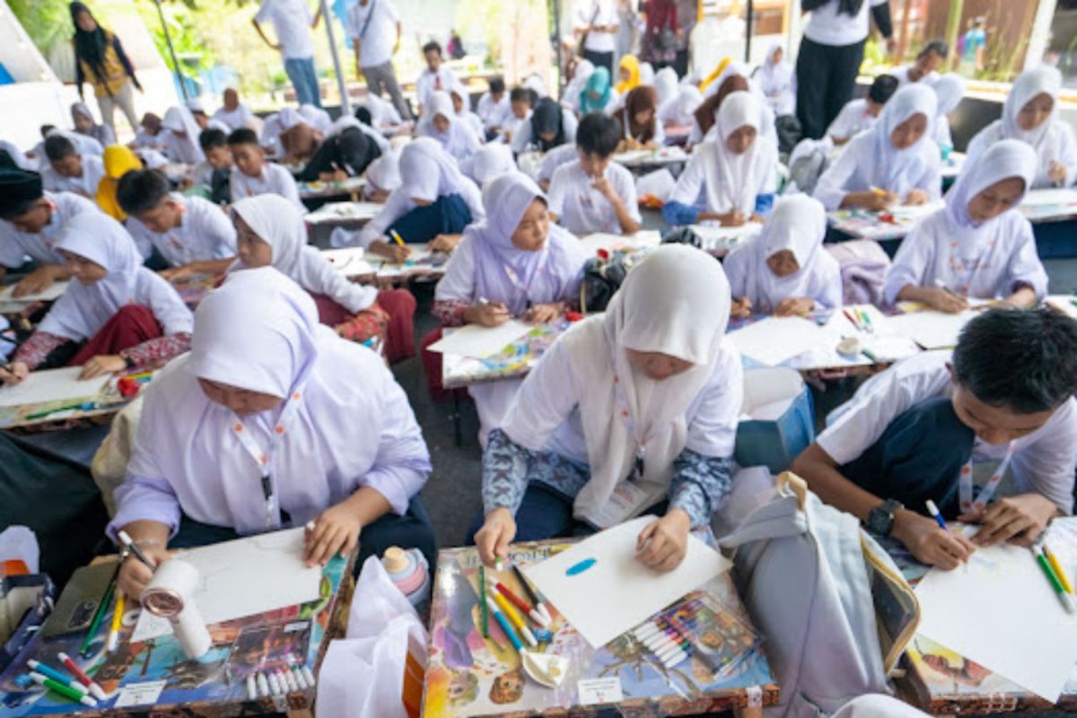 Ministry of Creative Economy introduces creative recovery programme for children in Aceh Tamiang