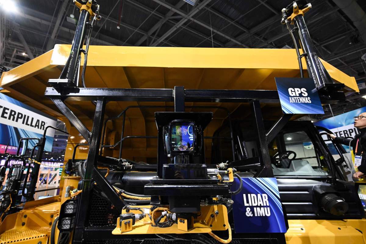 Caterpillar Implements AI from Mining to Construction