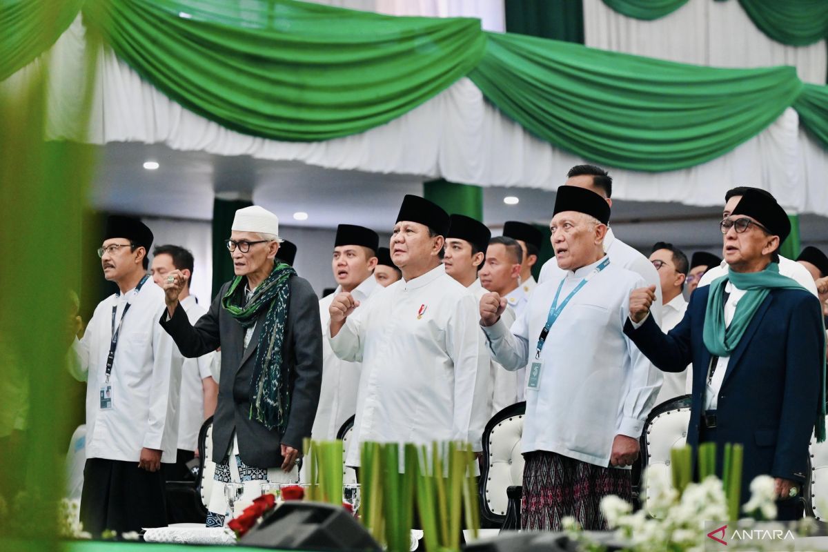 Prabowo takes direct note of PBNU Rais Aam's message at congress closing