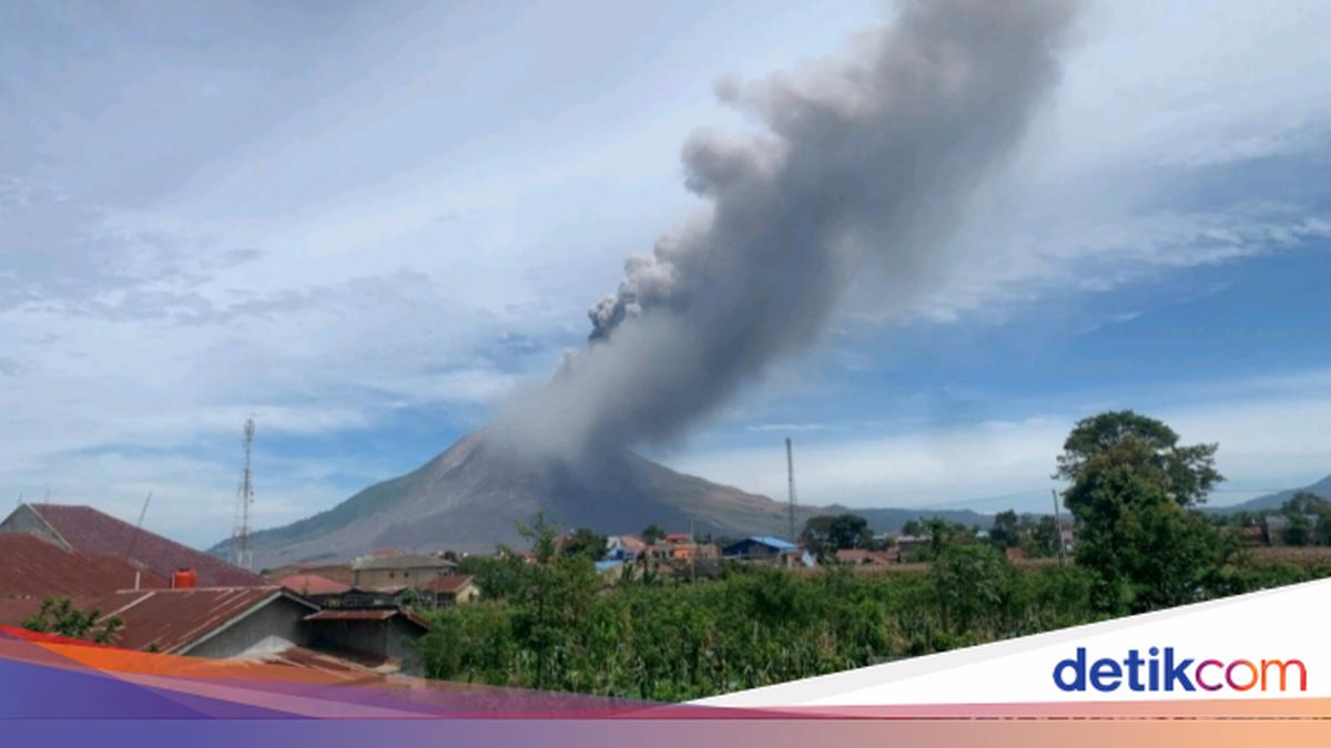 Mount Sinabung Erupts Violently, Volcanic Ash Column Reaches 3.5 km
