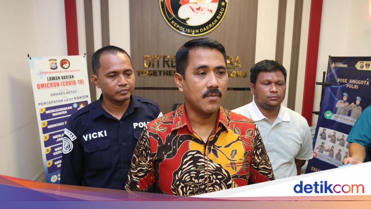 Drug Operation in Pekanbaru: Police Detain 10 People and Seize Bongs