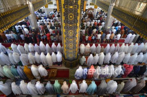 Religion, Morality, and the Crisis of Integrity