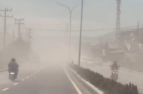 Mount Sinabung Erupts, Volcanic Ash Covers Berastagi