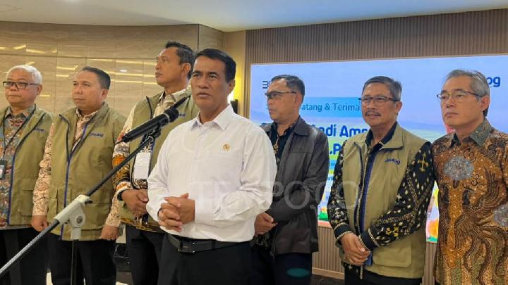 Agriculture Minister Fires 13 Officials over Online Gambling
