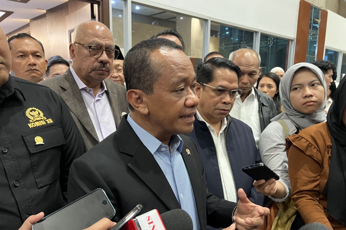 Bahlil calculates potential increase in Pertalite consumption